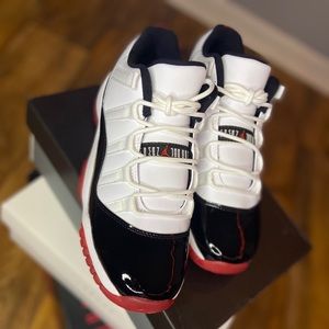 Jordan 11 Retro Low Bred